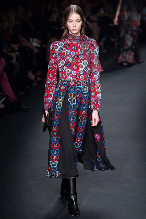 High Precision VALENTINO Clothes